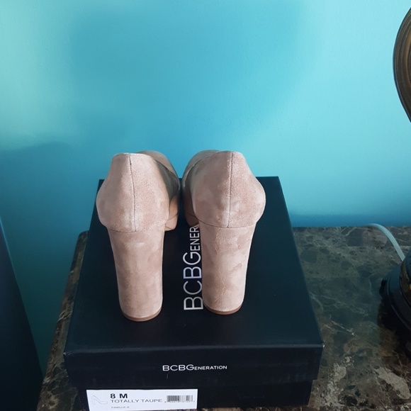 BCBG Pump - Picture 4 of 4